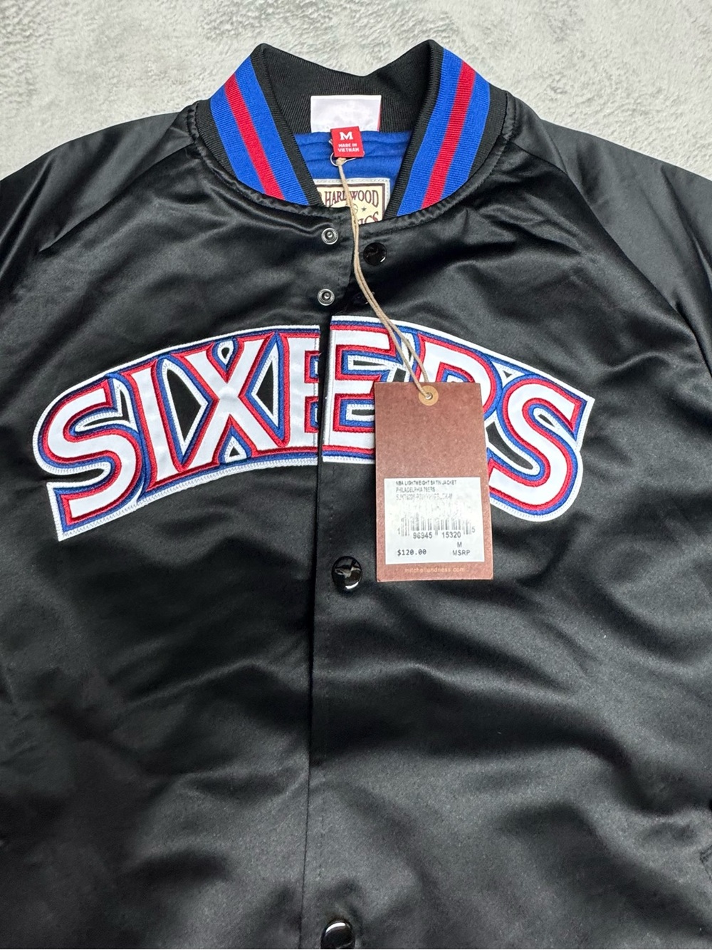 NWT Philadelphia 76ers Mitchell & Ness Satin Jacket Size Medium Black - Picture 2 of 5